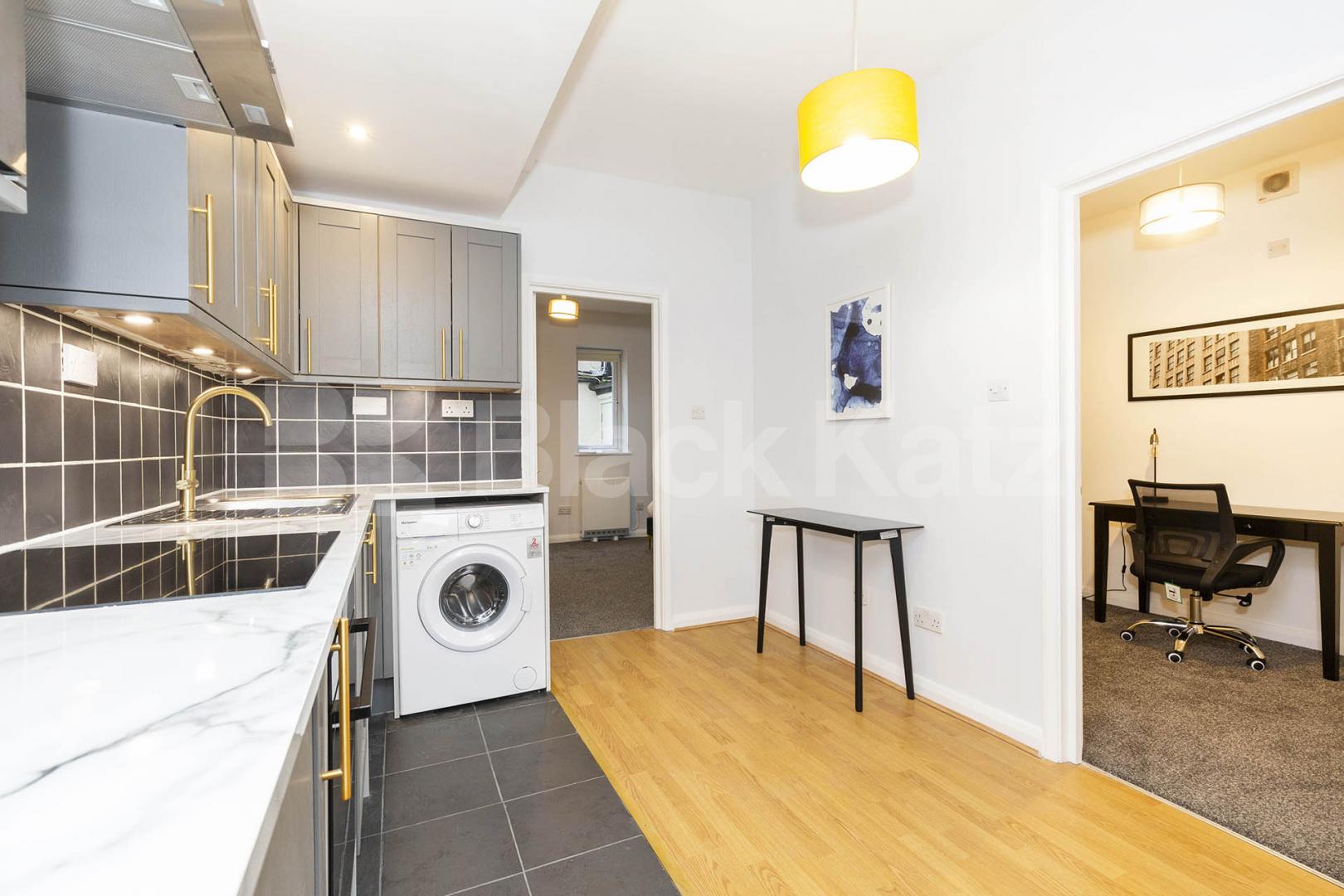Newly refurbished one bed with a study room mins to tube and shops  York Mews, Kentish Town